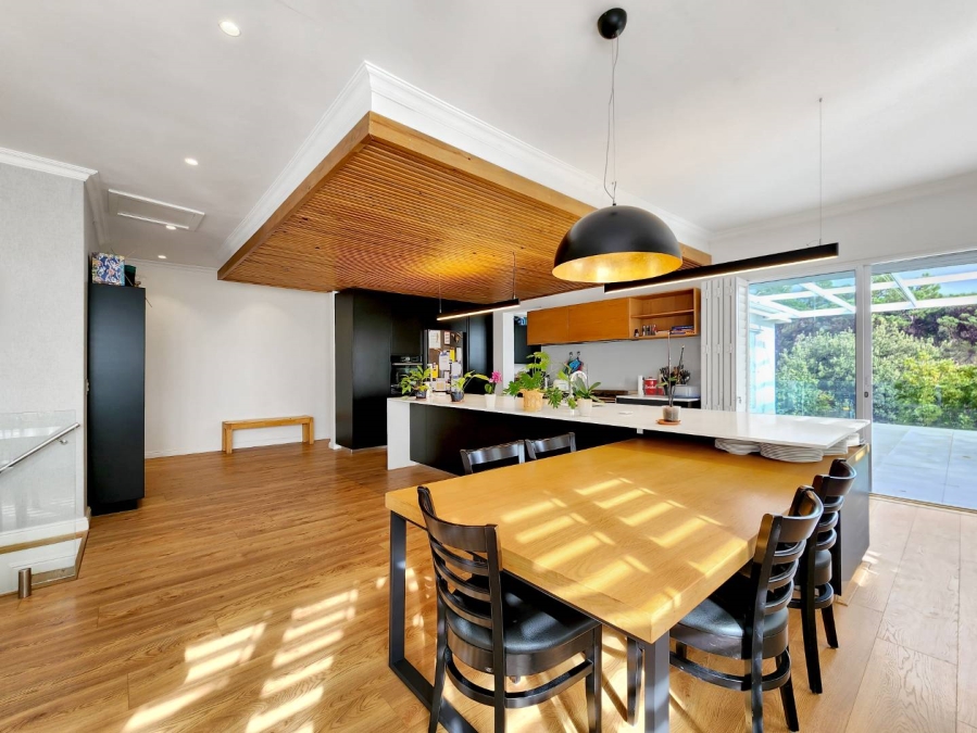 To Let 5 Bedroom Property for Rent in Vredehoek Western Cape